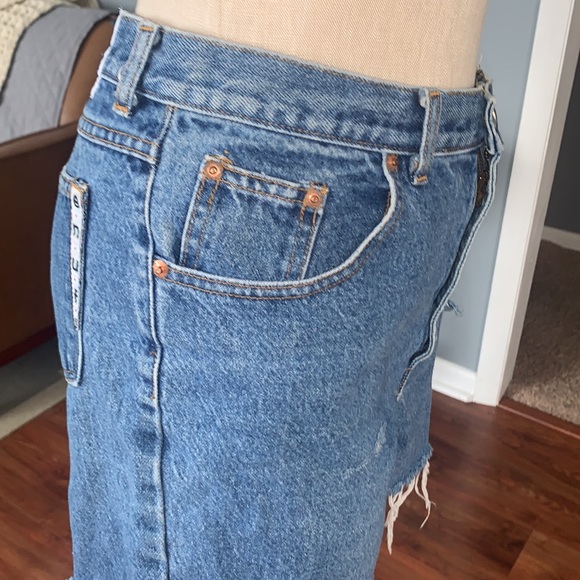 Distressed, vintage, blue jeans shorts high rise, 11 - Picture 5 of 8